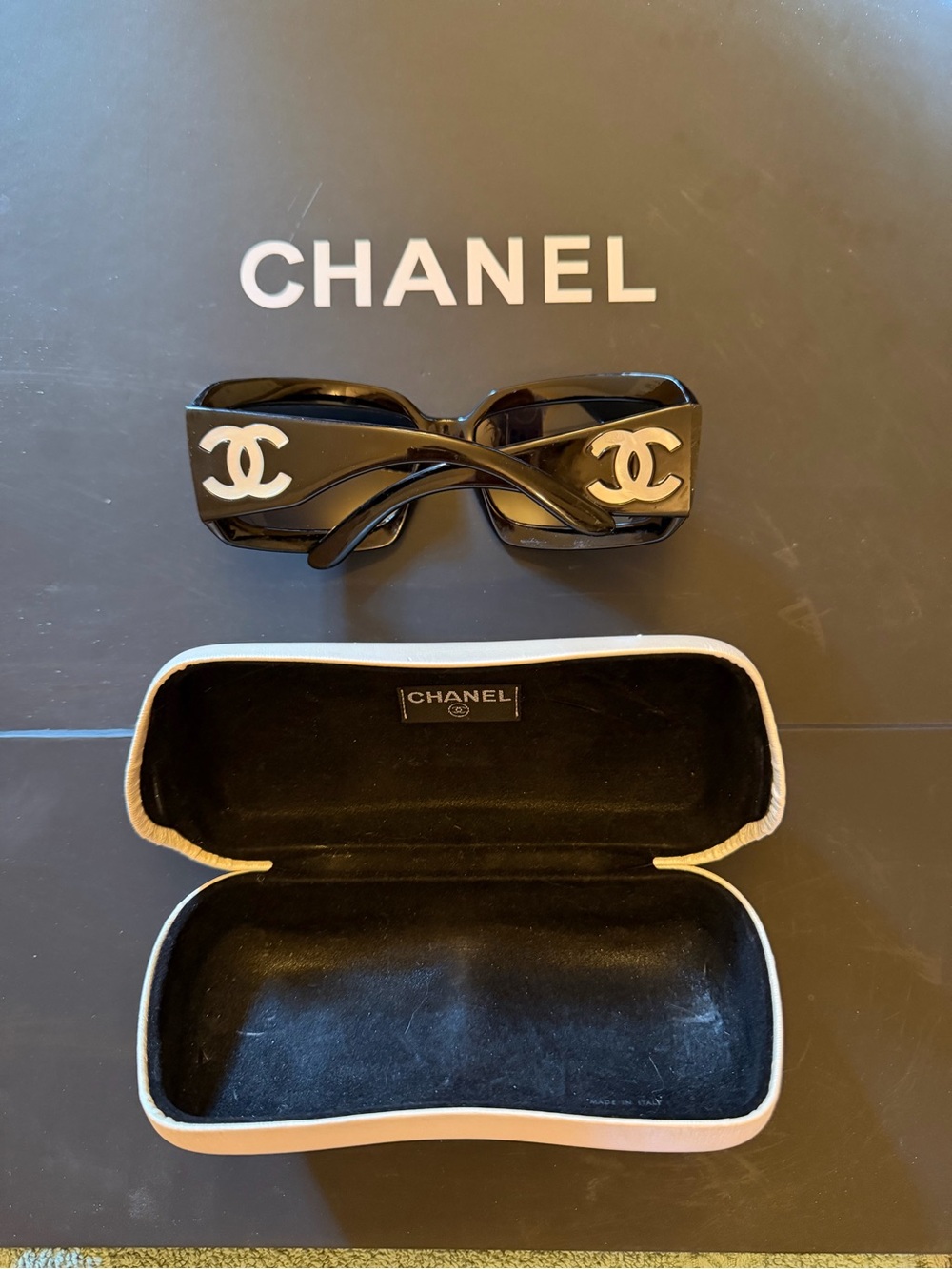 CHANEL Black Oversized Rectangular Women’s Sunglasses - Picture 2 of 12